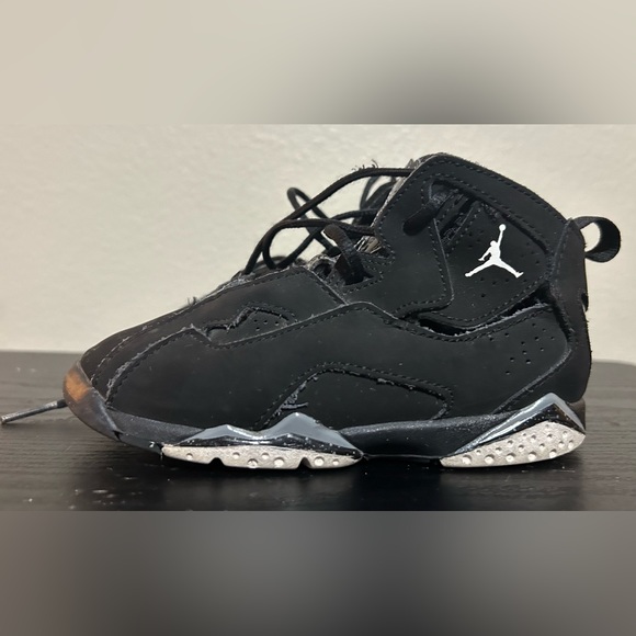 Toddler Kids Black Nike Jordan lace-up sneakers- size 10c - Picture 2 of 11